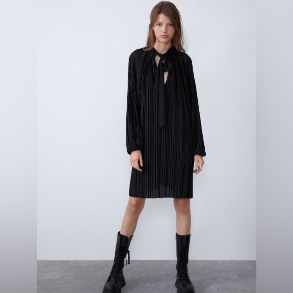 Long sleeves dress​